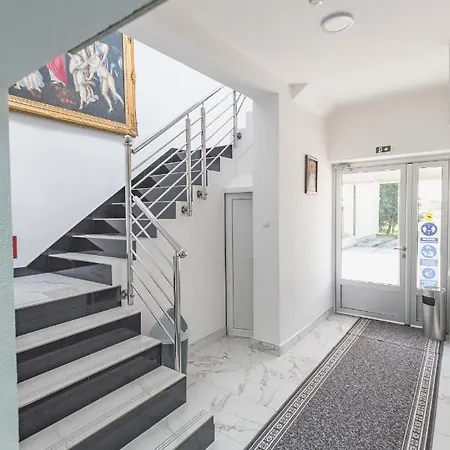 Vandrerhjem Safir Loznica