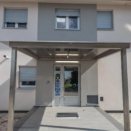 Vandrerhjem Safir Loznica