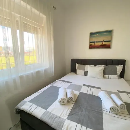 Safir Hostel *