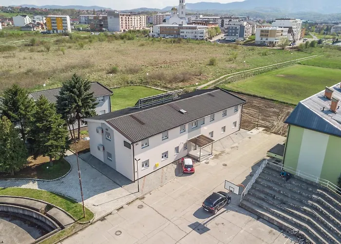 Safir بيت شباب لوزنيكا