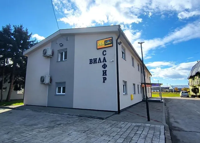 Safir بيت شباب لوزنيكا