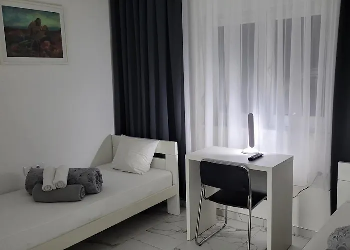 بيت شباب Safir *